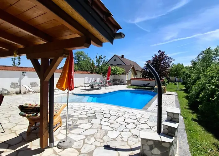 Fruehstueckspension Wahl فندق مبيت وإفطار Ruprechtshofen